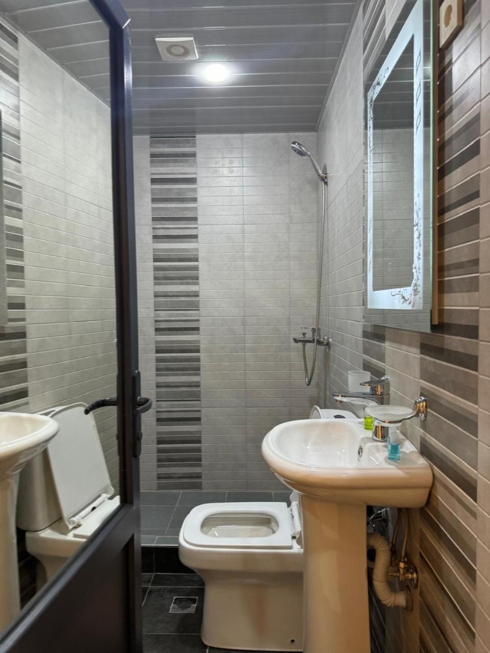 Apartment Reds Center *